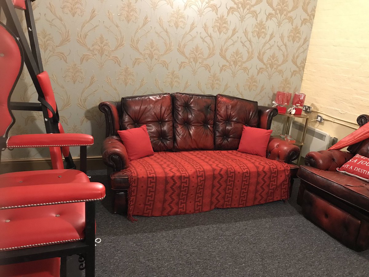 ViviennelAmourX's tweet photo. The Goddess Worship Room has new equipment! @KinkFetishDerby Thanks to @MissLeahuk ๐ฅฐ ...sorry boys. The walls need painting black & gold now & the new black rug. Still adjusting the arrangement, but itโs going to be awesome! #Throne #StAndrewsCross #OrgasmTower #StudioForHire https://t.co/gdNCG3t6j7