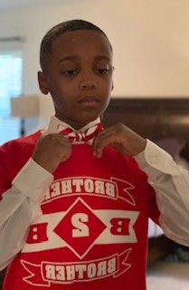 B2bMentorGroup's tweet photo. Nothing like getting fresh and clean for the first B2b photo shoot.  Lights, camera, action...B2b!! @PrincipalTeal @pmubenga @PtownElem @DurhamPublicSch @DPSMarketing_MG @JermaineLPorter @dklangley @joebiggs2 https://t.co/278aMeJOrF