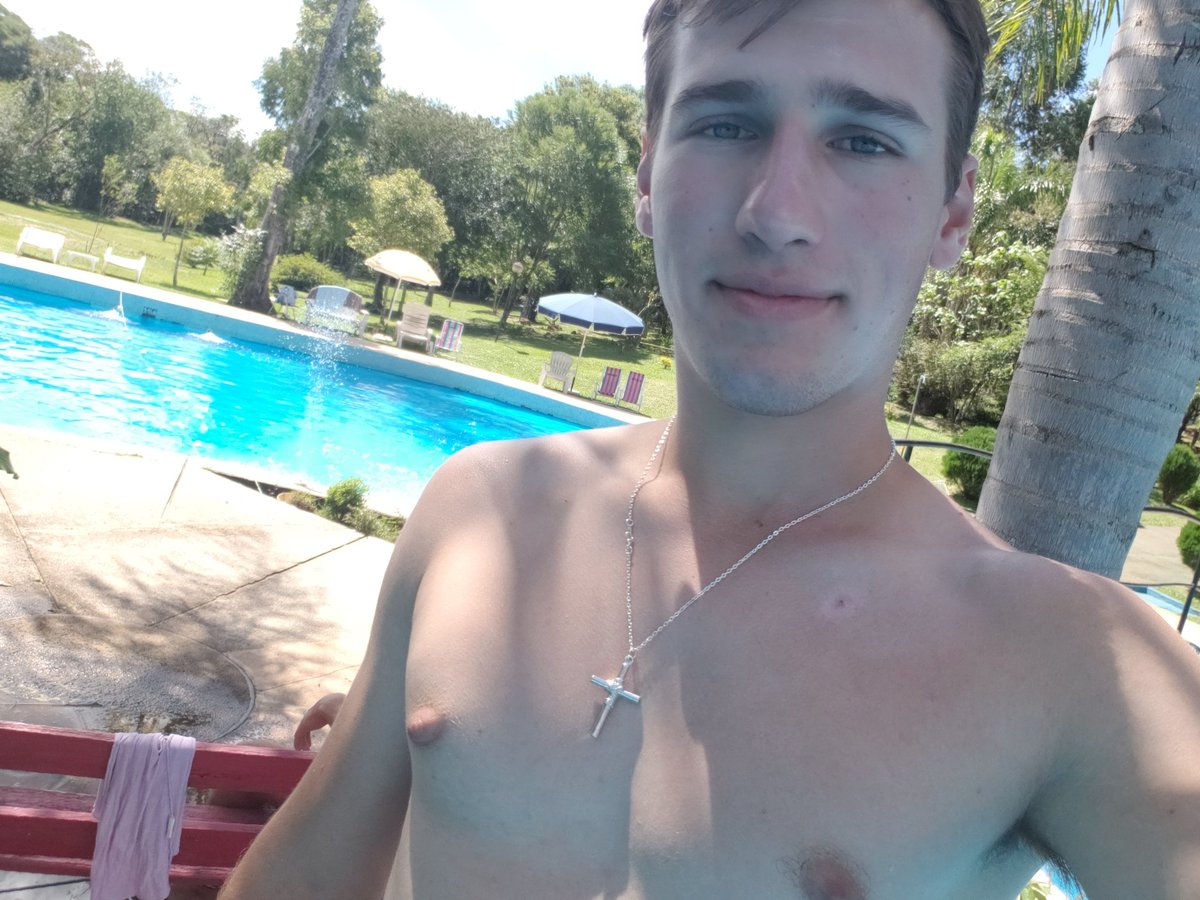Laura_Noremberg's tweet photo. Feliz Cumple Querido Sobrino 🎂🎁#Gabriel #19Años 🎊🤩 Toda La Dicha Para Ti #TeAmamos ❤
#EcolodgeUdpm #SanVicente
#Familia #MomentosEspeciales #LugarPerfecto #VeranosEnMisiones😊
@mariluleverberg @udpm_misiones @LodgesUdpm @AgueroDiegoMart https://t.co/hmjWEh35k0