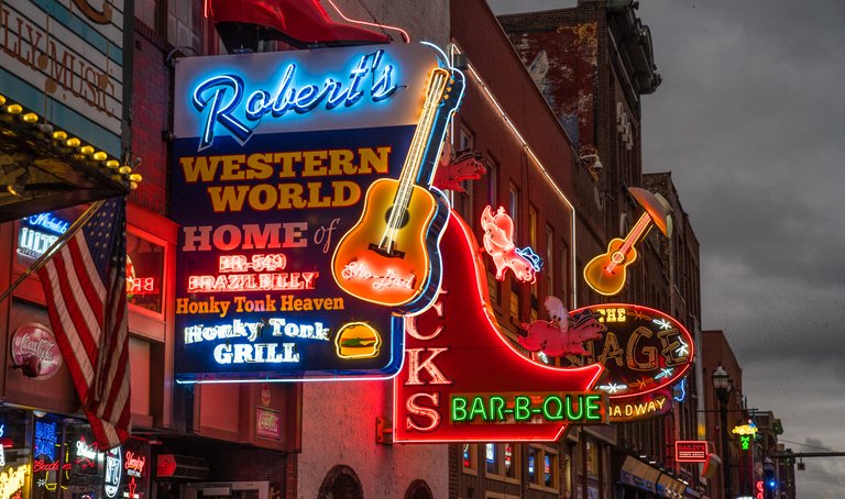 DRICommunity's tweet photo. Are you still deciding on whether or not you're going to attend the #DRIMedLiability and Health Care Law Seminar in Nashville? Don't delay, tomorrow is the last day to save $100 on the registration fee! Register NOW: https://t.co/X8oN3plw2q https://t.co/BJQQHxgJKv