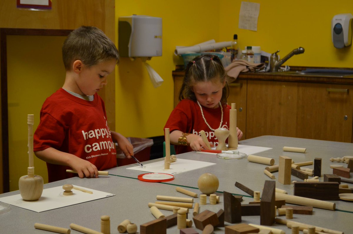 KiDiMuMuseum's tweet image. Still looking for #midwinterbreak fun? A couple spots are available in our workshops: "Snow Day" on Wednesday &amp;amp; "Tinker Time" on Thursday. Register at: bit.ly/2XaYZbh