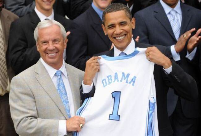 DCCarolinaClub's tweet photo. We know which blue he prefers‼️#Ourblueisbest #BeatDook #GoHeels https://t.co/i6rWYiaxUV