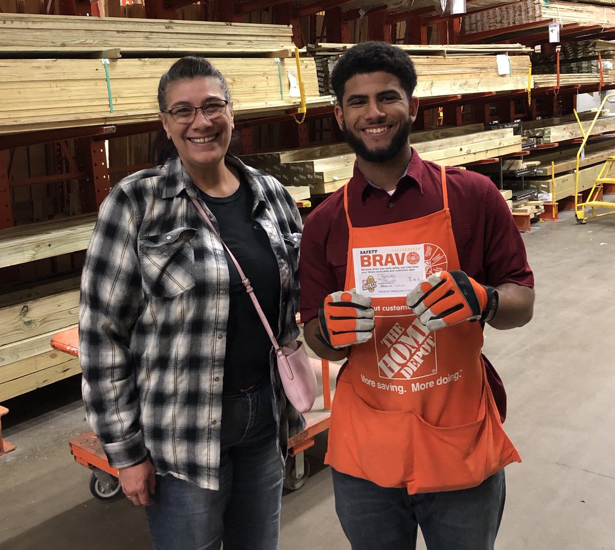 New associate Jordan supporting #Safety by wearing his brand new gloves while handling lumber 👍 #6514HomeDepot #whyiworksafe #OrangePromise