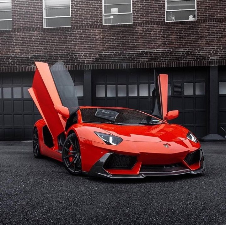 LamborghiniCra2's tweet photo. Would you like to drive? https://t.co/KN7iGjTkss