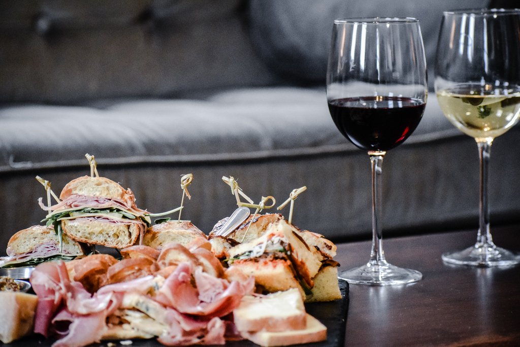 Flying Fig tweet media