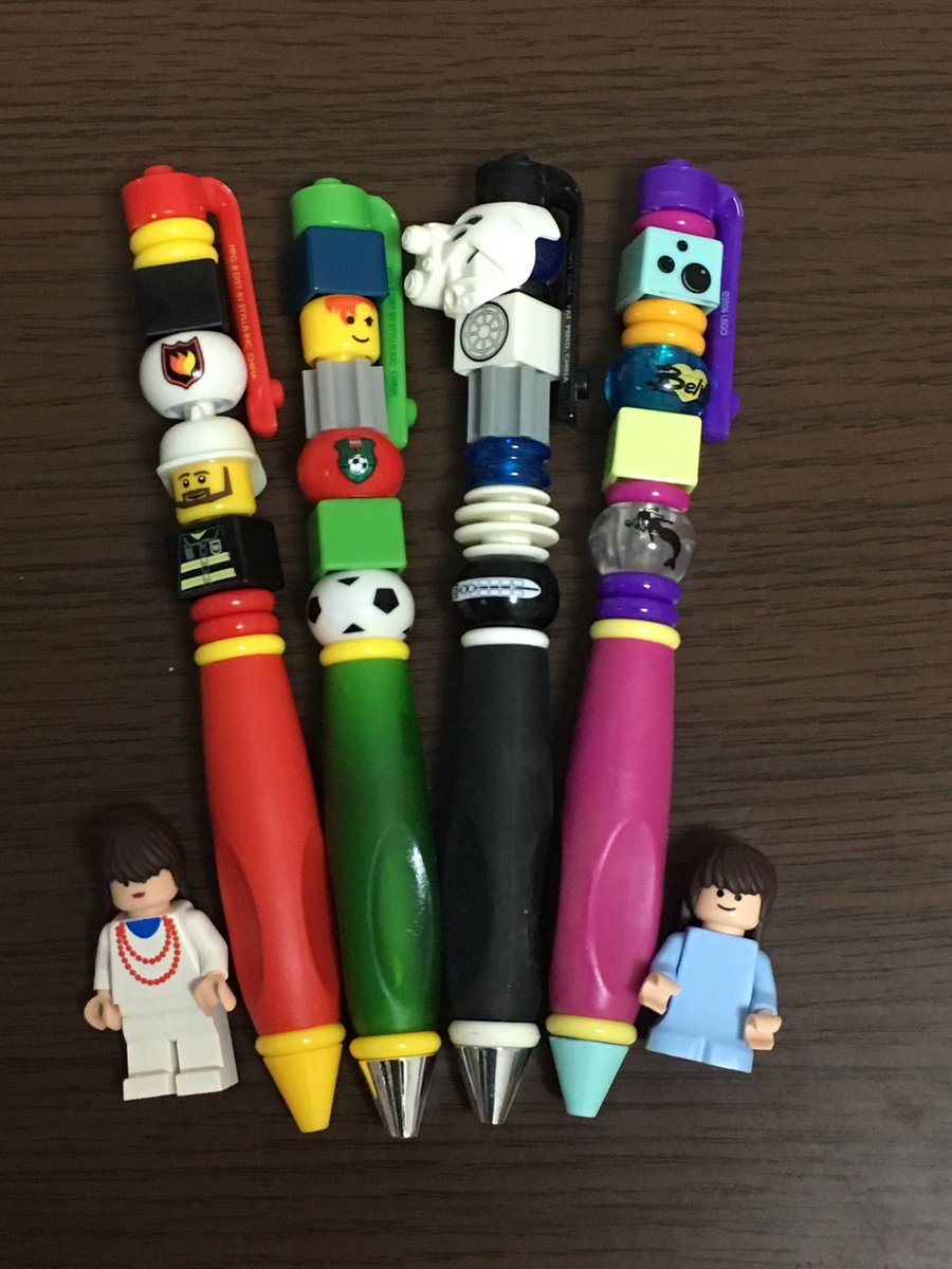 ゆ さん No Twitter ゆさんタウン 今日はボールペン 普段ゲルインク使うから 懐かしい書き味である 右から ベルビル バイオニクル サッカー 消防士 これも他に 本当にいろんな種類がある パーツが外れるので 組み替えてオリジナルボールペンが作れちゃうのだ