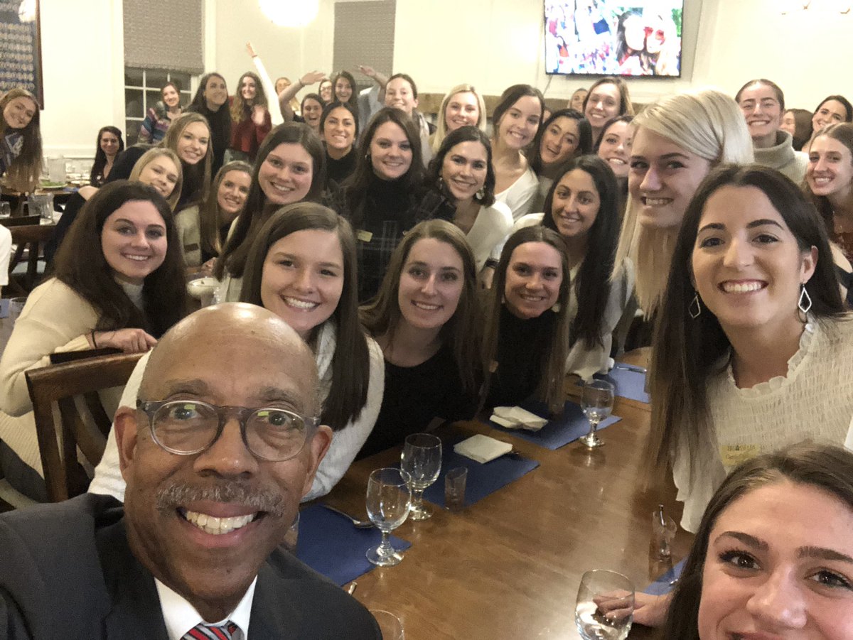 UCMichaelDrake's tweet photo. Thanks to @OSUTriDelta for a wonderful dinner and conversation! https://t.co/o4hiHGv3jd