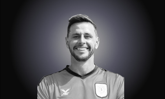 ProS_Keeper's tweet photo. Chris Porter is an English striker who has made 480+ league appearances in English football, scoring over 150 times. Chris started his career at Bury before going onto play for Derby County, Sheffield United and Colchester United. Chris is currently playing for Crewe Alexandra. https://t.co/xxqaLqqIVA