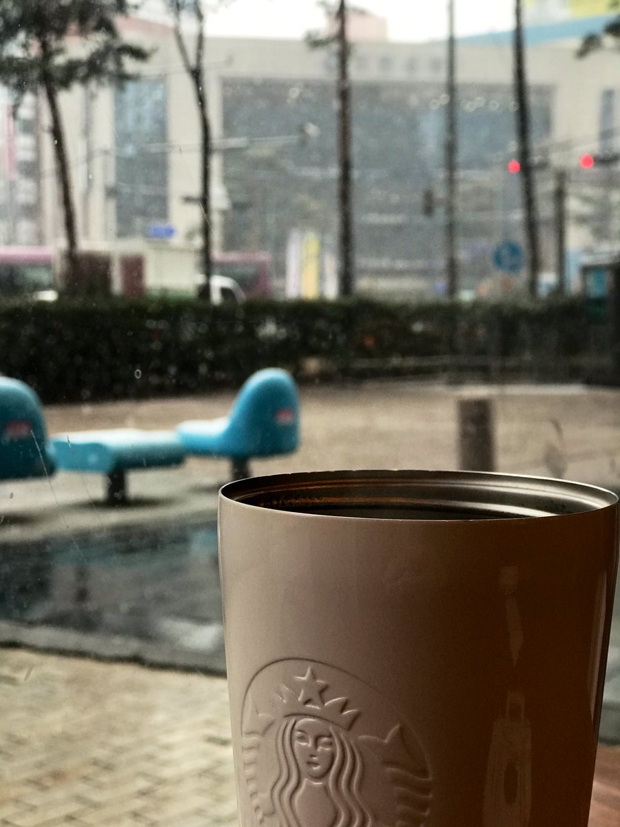 firstsnow2017's tweet photo. 친구야
네가 사는 곳에도
눈이 내리니? https://t.co/xFearNVGHo