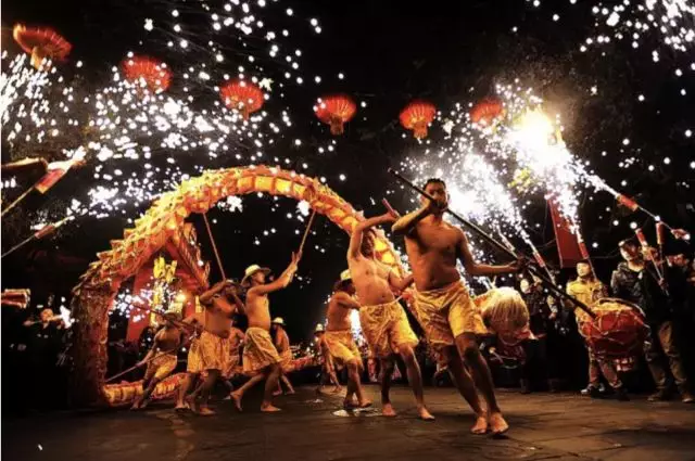 GP_tina03's tweet photo. HAPPY Lantern Festival~
人圆，事圆，团团圆圆；
人缘，福缘，缘缘不断；
情愿，心愿，愿愿随心。
好天气，元宵节快乐~ https://t.co/kY9XU9JFO0