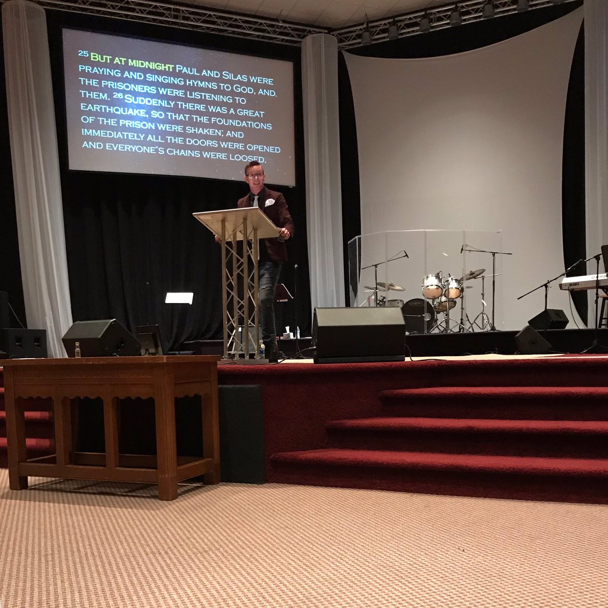 My little family will soon embrace a new season! Stay tuned... ☺️ #OhappyBates