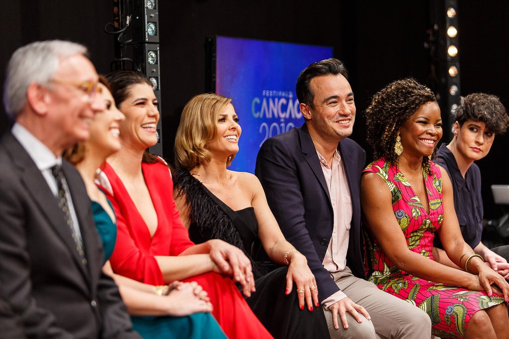 isaura_fans's tweet photo. Que passou-se Isaura ? 😃😉
@rtppt #festivaldacancao2019 @isauramusic https://t.co/TKbNPIhMLK
