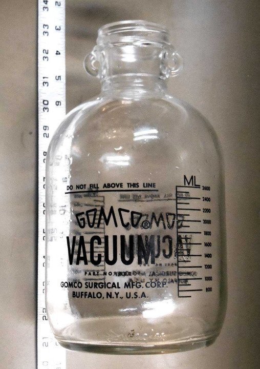 Duraglas Gomco Vacuum jug #glass #medical #lab laboratory #BOTTLE #jar 

#forsale here: mercari.com/us/item/m57421…

#geekery #equipment #glassware #apothecary graduated #farmhouse #decor #antique #vintage