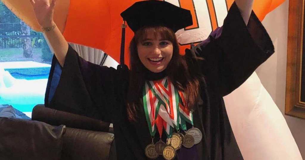 Woman with autism admitted to Florida Bar, becoming "first openly-autistic lawyer," employer says cbsn.ws/2SJ5L9I