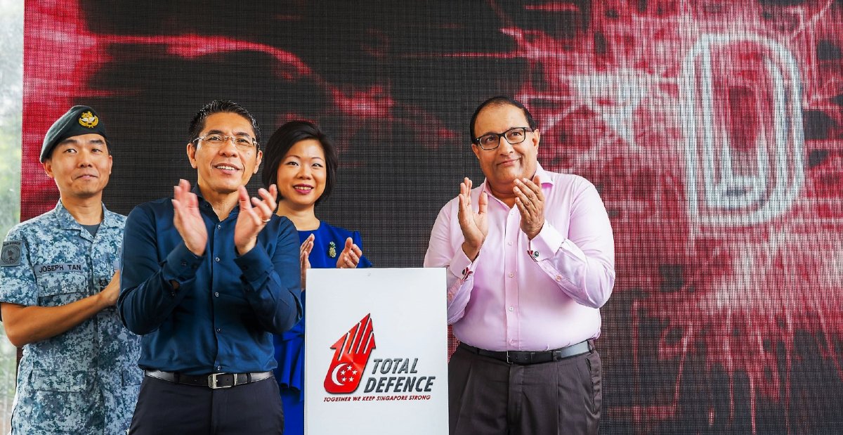 IMDAsg's tweet image. #ICYMI: #DigitalDefence, the 6th pillar of #Singapore&apos;s Total Defence framework, was launched by @SingaporeMCI Minister, Mr S Iswaran, on 15 Feb. He also explored IMDA Lab on Wheels&apos; new #CyberSecurity-themed experience for students to learn about cyber threats.
#SGDigital