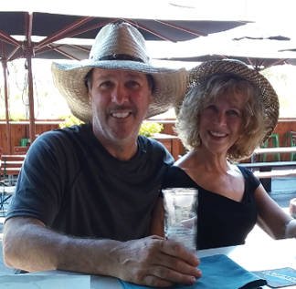 BroknCoconut's tweet photo. Team #BrokenCoconut We want to live healthier, be closer to the earth, and provide skin care with no additives.  #plantbasedoils #naturalskincare  #nochemicals #nodyes https://t.co/etma2DhTrw