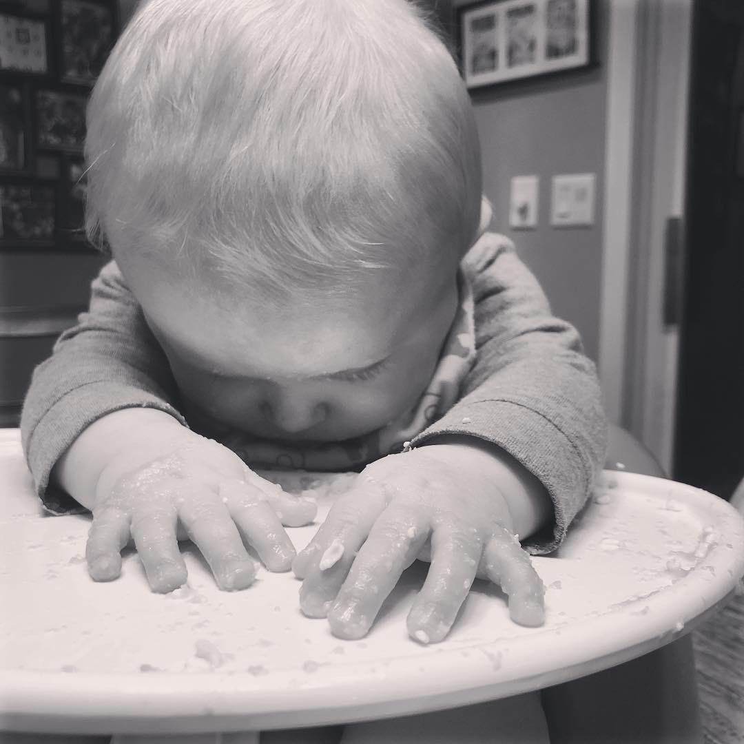 BLTMOM123's tweet photo. Someone fell asleep during dinner. Being 7 months old is hard work. #growing2fast. #grandmasgirl 💕 https://t.co/mhhSIEJjGb
