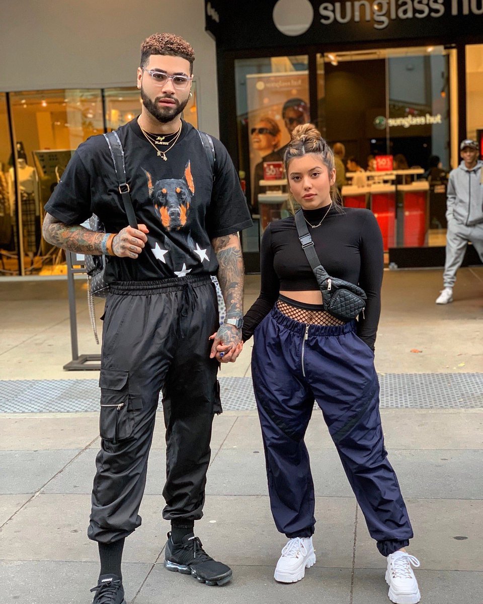 ginvtoniq's tweet photo. Someday I’ll have someone that fits my vibe like Makee &amp; Ronnie! https://t.co/vDXpJig3pV