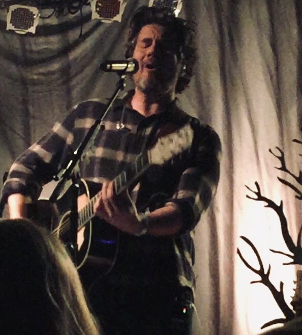 AnniesWaiting's tweet photo. Name another artist that puts more heart and soul into their shows than @mattnathanson...............................................................................................................................................

(I didn’t think so.) https://t.co/HxpjHDa2og