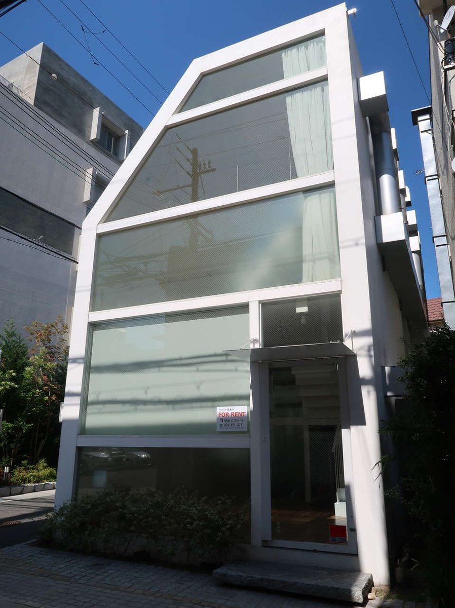 白い建物 白い建物