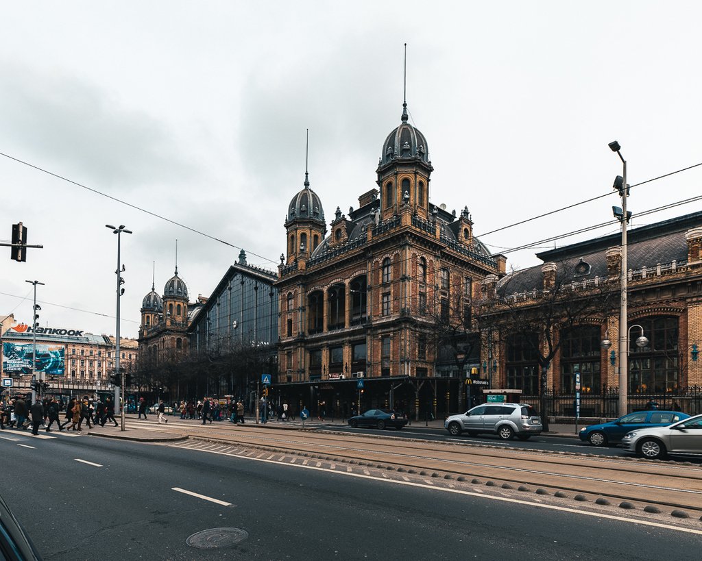 SebastianUecker's tweet photo. Budapest Nyugati pályaudvar
Budapest Western railway station
#travel #streetphotography #hungary #budapest #europe #streetstyle #travelblogger #canon_photos #canon#street #shootcamp #bvsquad #McDonalds #railway #architecture #Eiffel #city
@CanonDEU @Manfrotto_de @Lowepro https://t.co/MYyxvFKARm