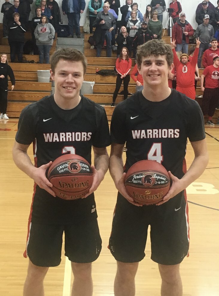Recognizing <a href="/GavVosika/">Gavin Vosika</a> and <a href="/JordanSagedahl/">Jordan Sagedahl</a> on their 1000pt accomplishments before tonight’s game! Fun to see teammates accomplish this so close together and have another full season ahead of them!