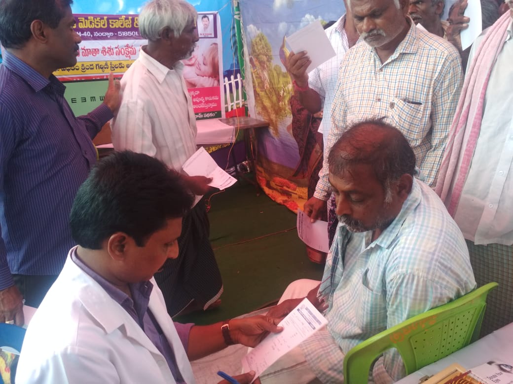 ntrtrust's tweet photo. The #medicalcamp was organized with an objective to provide free #medical examinations. 589 residents were provided with #Diabeticscreening, #Orthopedic, #Ophthalmology, #Gynecology & General #checkup and #medicines were distributed on free. https://t.co/tgR1xlq9uW