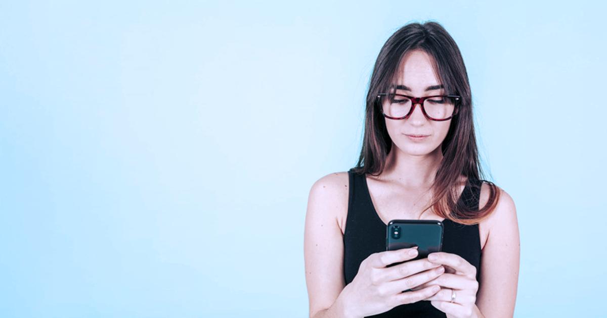 _FullReader's tweet image. Almost 285 million people suffer from eye disorders, and our life with computer screens everywhere has something to do with it. Can we reduce eye strain while reading books on smartphones or tablets? We say, yes.