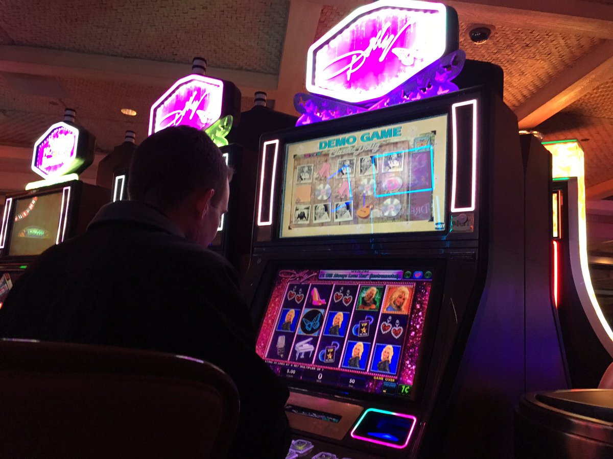 TheDC_Crew's tweet photo. Ending Vegas on two big notes

#SinCityAndThePrince https://t.co/0zReigmYtx