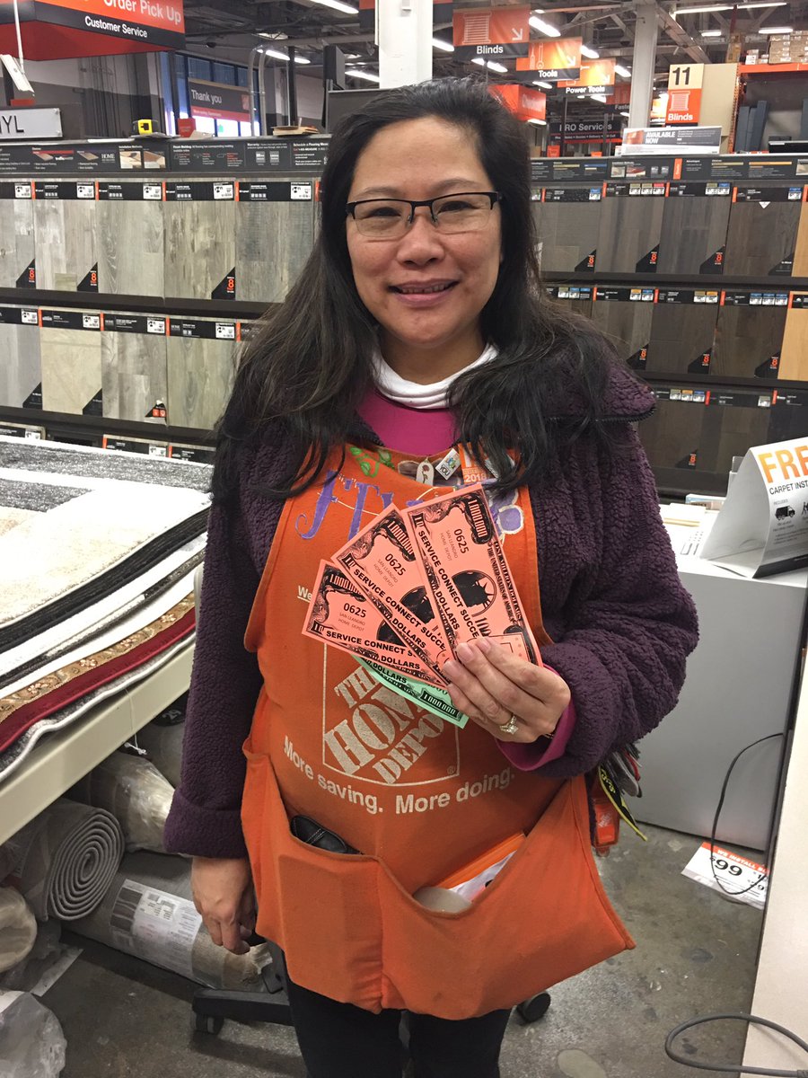 0625Leandro's tweet photo. 0625 top flooring specialist Fely showing off her specialty dollars earned Fiscal week 1 !! 😃🍊❤️ https://t.co/J1mw49L8Bh