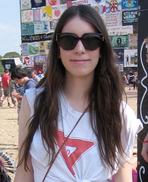  Happy belated birthday, February 16, Danielle Haim!! 