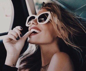 aresIIII's tweet image. “How I can stop loving him?”
”Then love yourself more than loving him”

: จะตัดใจจากคนนั้นได้ยังไงอ่ะ
: ก็รักตัวเองให้มากกว่ารักเค้าซิ

—————————.
#แคปชั่นภาษาอังกฤษ  #คําคมภาษาอังกฤษ #แคปชั่น #quote