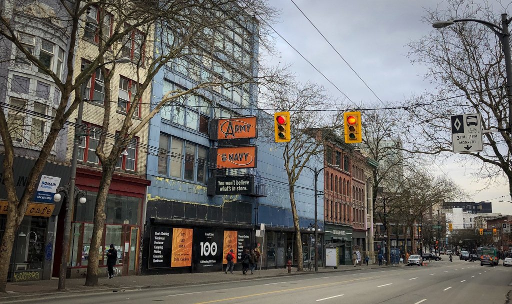 AdrienneSidal's tweet photo. Gadding about in Gastown https://t.co/UzoZwaayyR https://t.co/Yj88H8yKuq