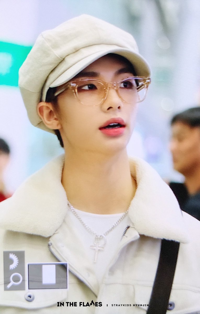 Intheflames_HJ's tweet photo. 190219 미모천재 황.현.진😍💕❤

#스트레이키즈 #현진 #황현진 #StrayKids #hyunjin https://t.co/nL2E53atft