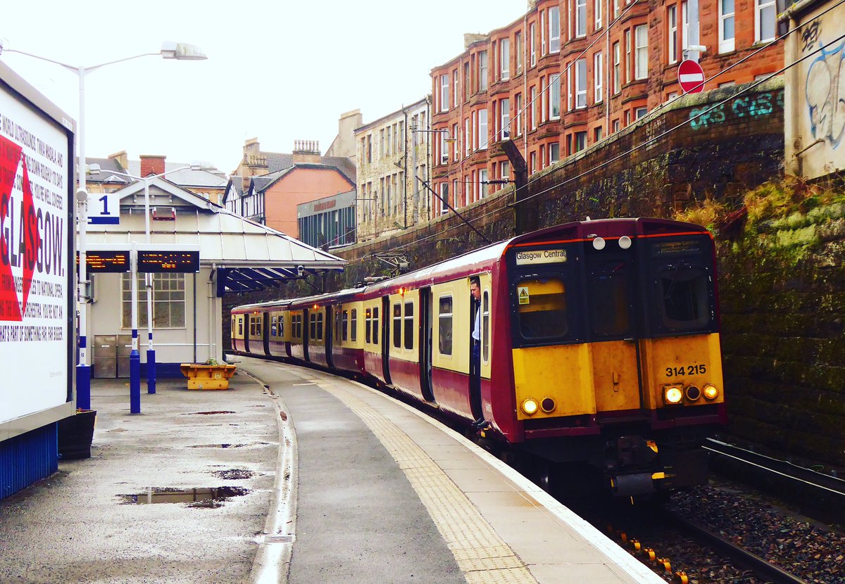 Barberstig's tweet image. Out today around Glasgow recording the last month of the #class314 in operation with @ScotRail.