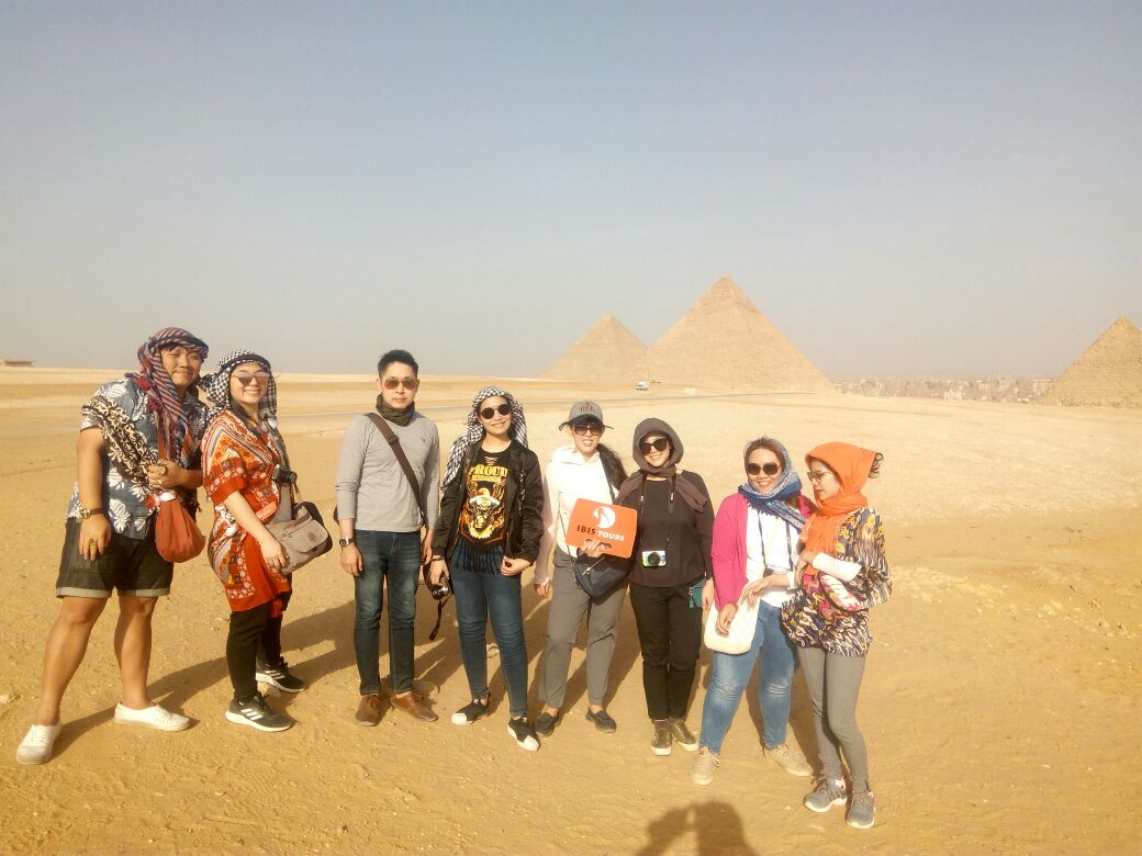 IbisEgyptTours's tweet photo. When you think about Egypt🇪🇬, your mind probably goes straight back to the pharaohs history, treasures and civilization. Visit the Pyramids, temples, Museums with a low price in our Budget Tours. “You’ll love where we take you”  

#Egypt #Gizapyramids #Egyptianmuseum
#pharaohs https://t.co/qpKlNDy4xO