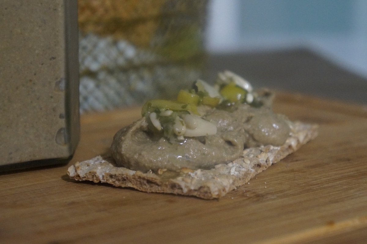 Hoy te proponemos esta #receta de paté vegano de setas con encurtidos, ideal como snack o aperitivo.

bit.ly/PateVegano_