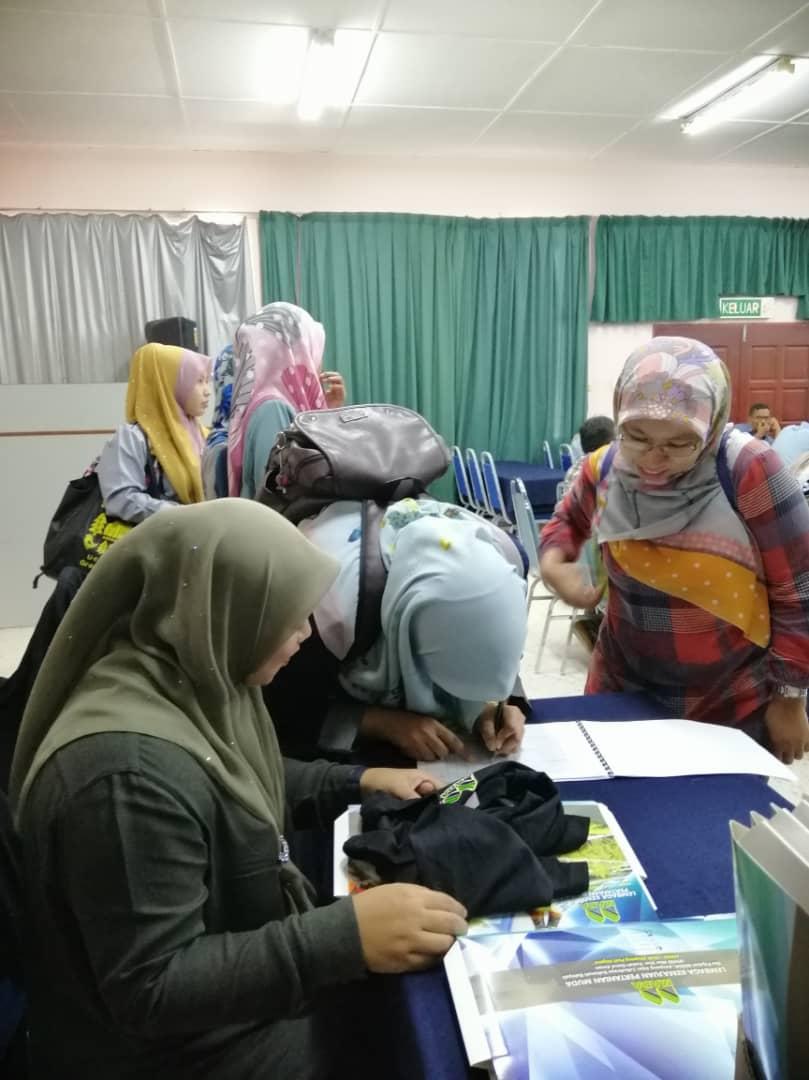 CUPMADA's tweet photo. Kursus Induksi Kakitangan Lantikan PPK MADA
Traning Organisation Programme For Staff
Hari Pertama
- Sesi Pendaftaran
- Taklimat Kursus
#madamabeles
#CUPMADA
#TeamBPIP
#PPKBerjayaPeladangSejahtera https://t.co/8E86v4DM0f