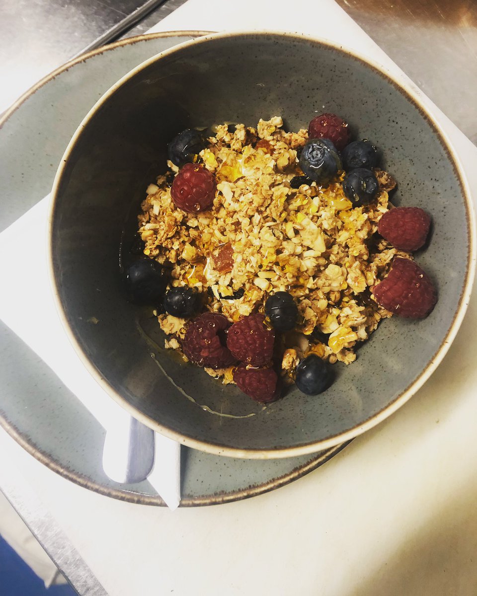 Are you looking for a healthier start to the morning why not try our homemade granola with great fruit #healthybreakfast #breakfast #healthystarttotheday #homemade #homemadegranola #cafe #coffeeshop #hamptonhill