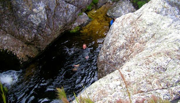 Agetaways1's tweet photo. Kloofing Suicide Gorge - Nichts für schwache Nerven, aber definitiv ein atemberaubendes und spannendes Erlebnis. https://t.co/3KJc5VlkuW #kloofing #suicidegorge #capetown #southafrica #adventure https://t.co/PT2TDtlBVn