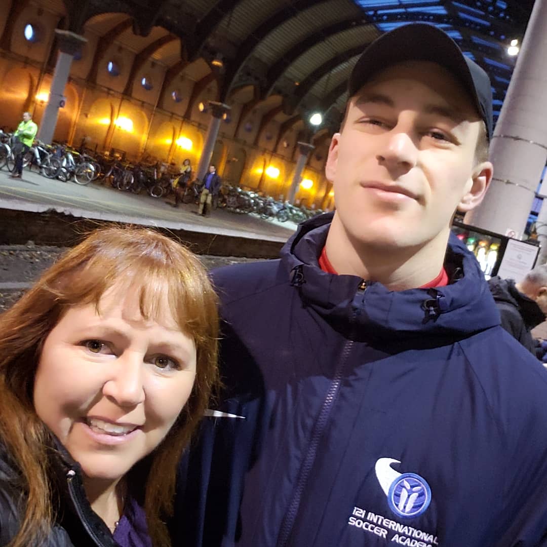 cathyjohayes's tweet photo. We had such a great visit with our son in York, England. Thank you @Thei2iSA @ingdog24 and the rest of the amazing coaching staff for taking great care of @ianthekeeper24!! #OneBigFamily #notears #maybeafew https://t.co/GK8BjRYwzj