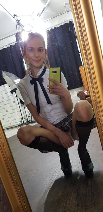 Schoolgirl 👧🏻 Like?) https://t.co/BOvoXqMsNy