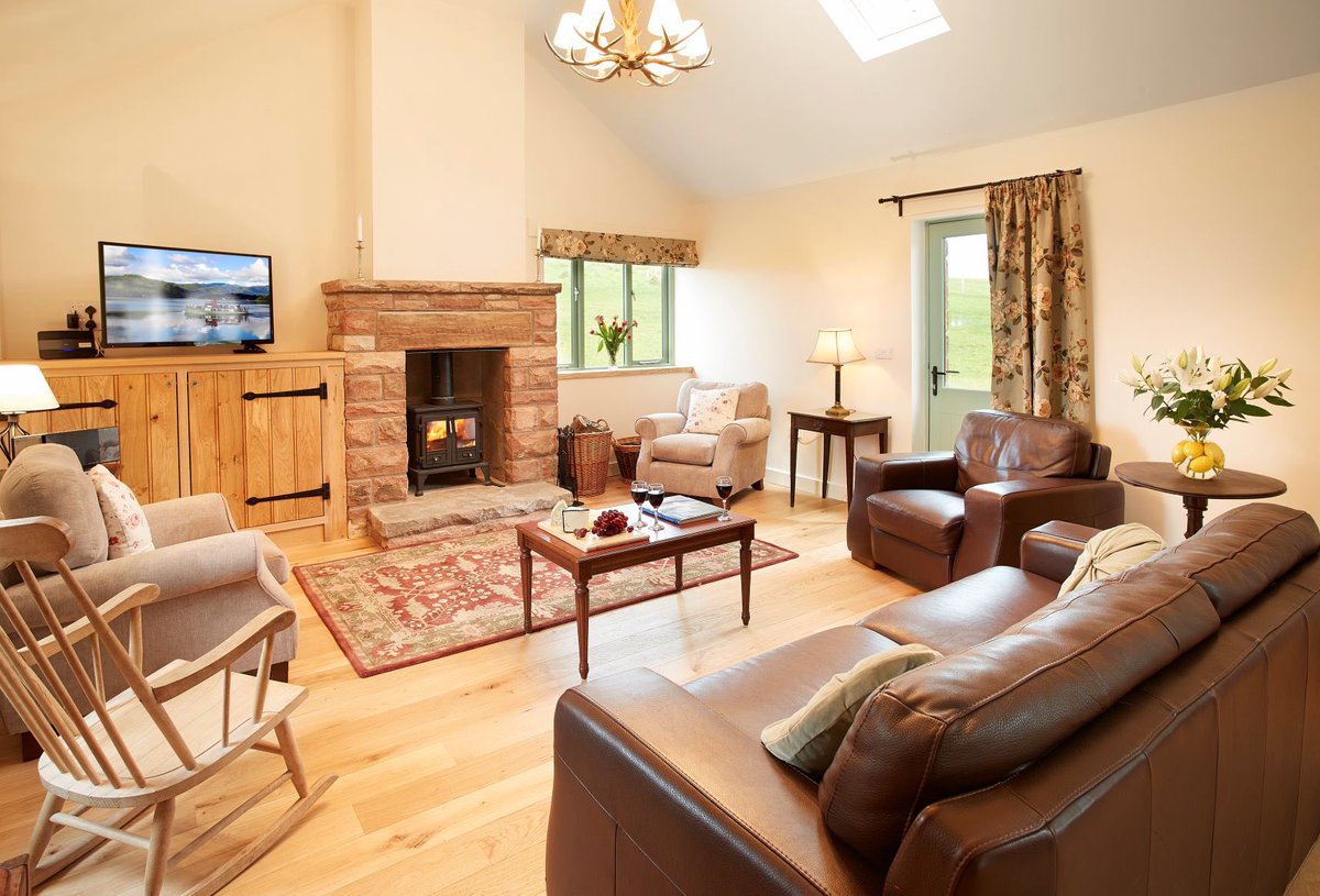 rowleyestates's tweet photo. We're excited to introduce our newest property Gill Beck Barn. This barn oozes with charm, sleeps 6 guests with views of the rolling countryside. Be the first to stay #theplacetobe Call 07968 258 234 or email info@rowleyestates.com to find out more https://t.co/alOZw1F1bu https://t.co/8C1BZcNM3d