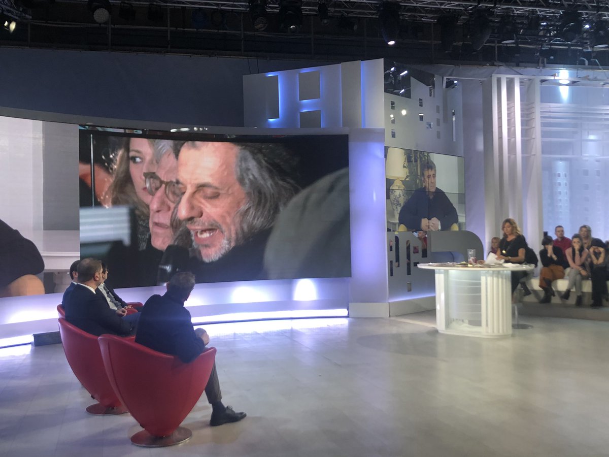 Ariachetira's tweet photo. Ora a #lariachetirala7: Migranti, pensieri e parole tra piazze e comizi. https://t.co/hGMXiTCTQ6