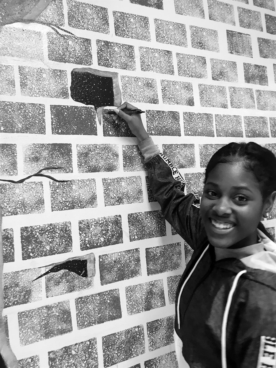 Happy Tuesday! I missed posting Tuesday pics! These aren’t selfies, but my friend took them and I thought they were funny. *I was holding a pen and acting as if I was painting.*

#tuesdaysefie #DolansTwinsTuesday 
<a href="/EthanDolan/">Ethan Dolan</a> <a href="/GraysonDolan/">Grayson Dolan</a> @Ellen55386679 @STARDUSTDOLAN 

Ily💜