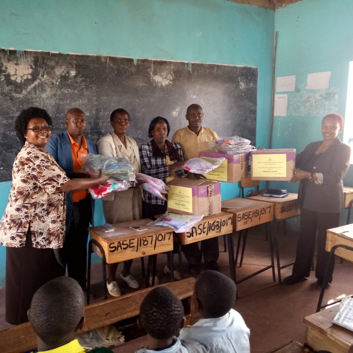 FirstLadyNakuru's tweet photo. Menstrual hygiene/mentorship programme at Sarina Haji primary in Suzuki's Subcounty .The Pupils were also taken through the reading for life initiative which seeks to inculcate a reading culture on our pupils @NakuruCountyGov @GovLeeKinyanjui @KenyaRedCross https://t.co/Uo7vH9TdfL