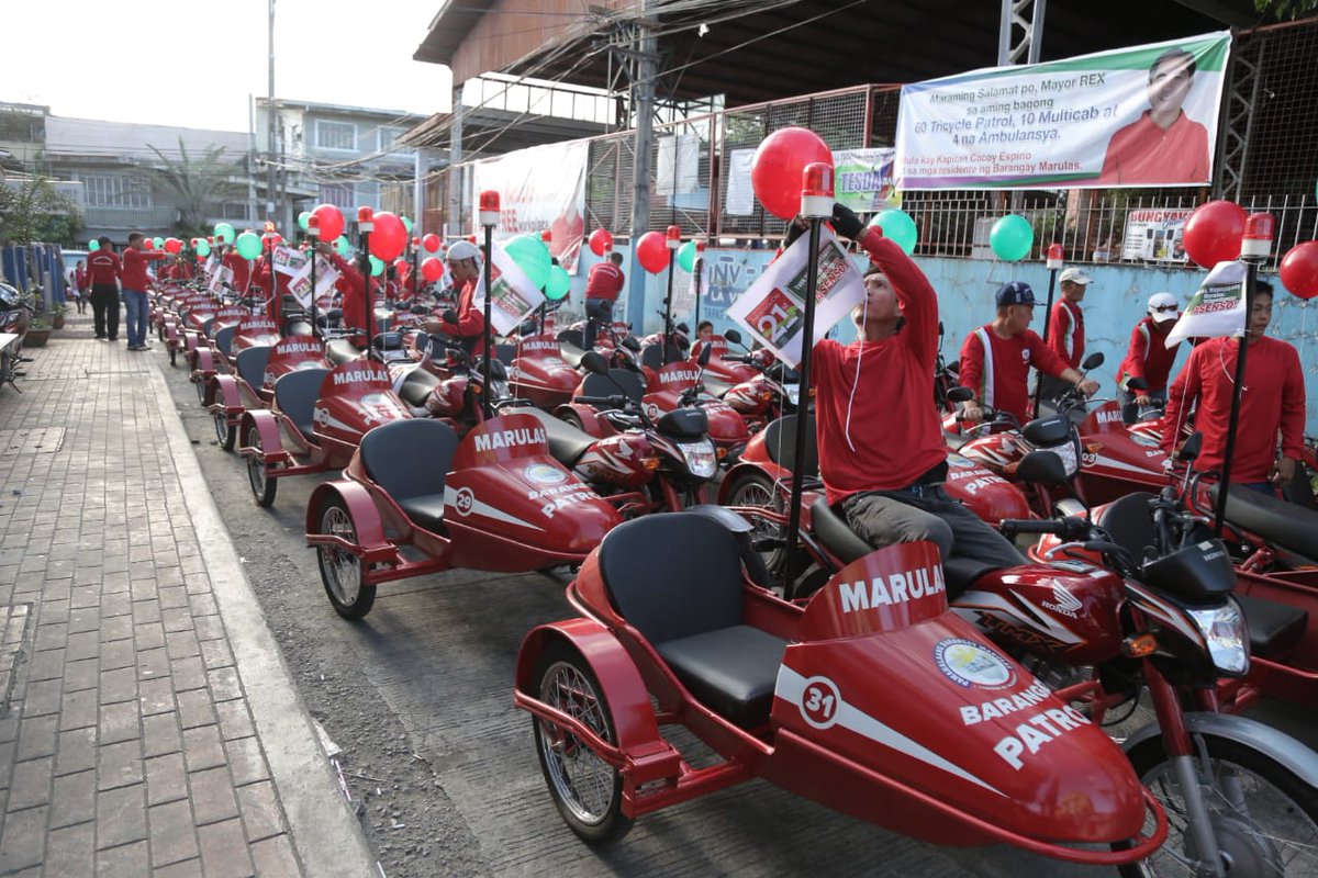 rex_gatchalian's tweet photo. 60 Sidecar Patrols
10 Multicab Patrols
4 Ambulances (may nauna na 1)
These are the safety and security equipment Barangay Marulas rolled out today.
Kap. Cocoy promised these when he ran almost a year ago...now realidad na ang mga pangako...
Tayo na Mapayapang Marulas! https://t.co/37JUYyGKqb