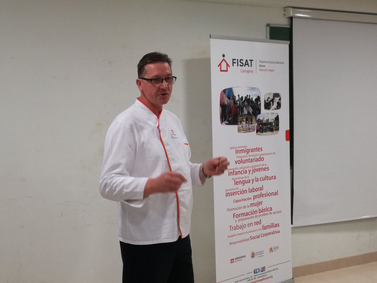 fundacionFISAT's tweet photo. Comienza el curso de ayudante de cocina de #ProgramaAlraso Cartagena dentro del proyecto Itinerarios de inserción sociolaboral financiado por el #fse y @empleogob #insercionlaboral #empleo #primerolosultimos #alraso https://t.co/5KSyph9jhg