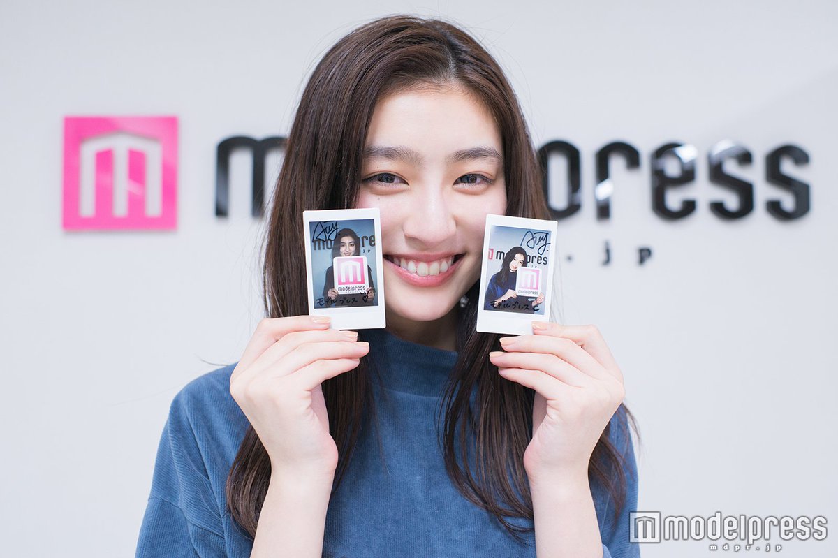 modelpress's tweet photo. 【プレゼント🎁】 #初めて恋をした日に読む話 で #エトミカ を演じる #吉川愛 さんの直筆サイン入りチェキを2名様に😍

①モデルプレスをフォロー＆このツイートをRT
②このツイートにリプライ
で応募完了✌

2/26 24時〆切！当選通知はDMにて💌記事はこちら🔻
https://t.co/cpsolx3FiF

#はじこい https://t.co/JA9DxVr1qN
