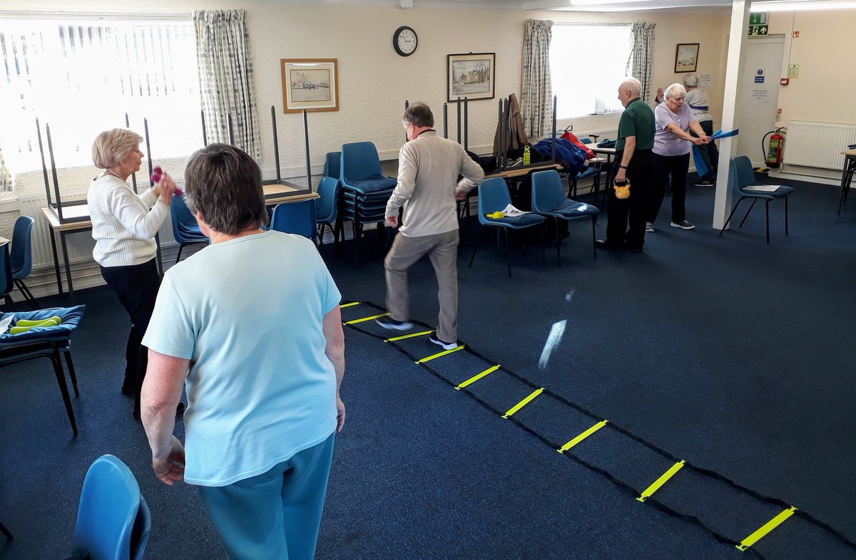 Fab #SuperSeniors #circuittraining session at #Formby Luncheon Club using agility ladder, 8kg kb, suspension trainer for #strength, #balance, #agility. Join us every Monday 2pm. Msg me for info. @FormbyBubble @LWSefton @Seftonhour @FormbyTesco @LaterLifeTrain @LifestyleSefton